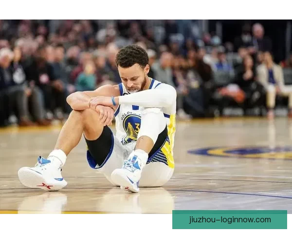 勇士官方：库里完成全队对抗训练 本周末将进行伤情重新评估